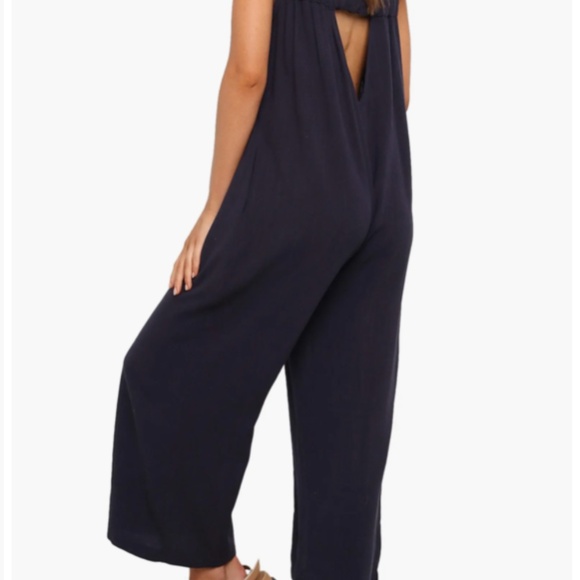 Petal And Pup Yardlee Jumpsuit Loose Fit Wide Leg Crop Rayon Blend Navy Size 6 - Picture 1 of 13